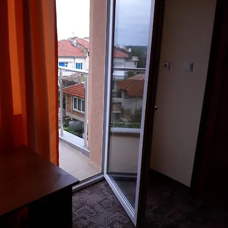 диана дик Ξενοδοχείο Kiten (Burgas)