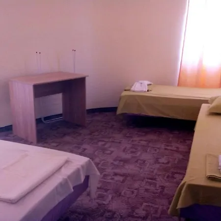 диана дик Отель