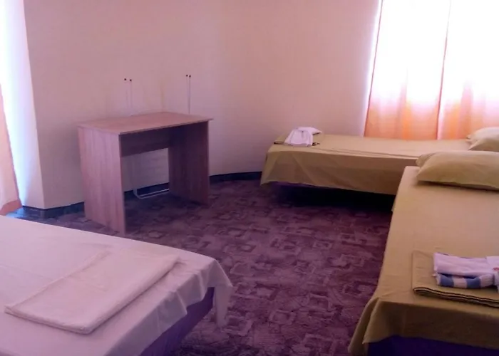 диана дик Hotel