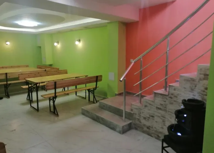 диана дик Hotel *